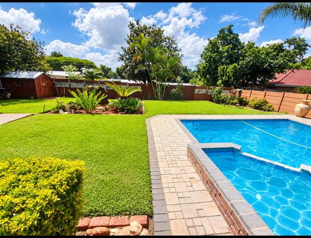 4 BEDROOM HOUSE FOR SALE IN SINOVILLE
